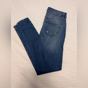 ❗️💲CLOSEOUT SALE: $5 💲❗️- TopShop Distressed Skinny Jeans